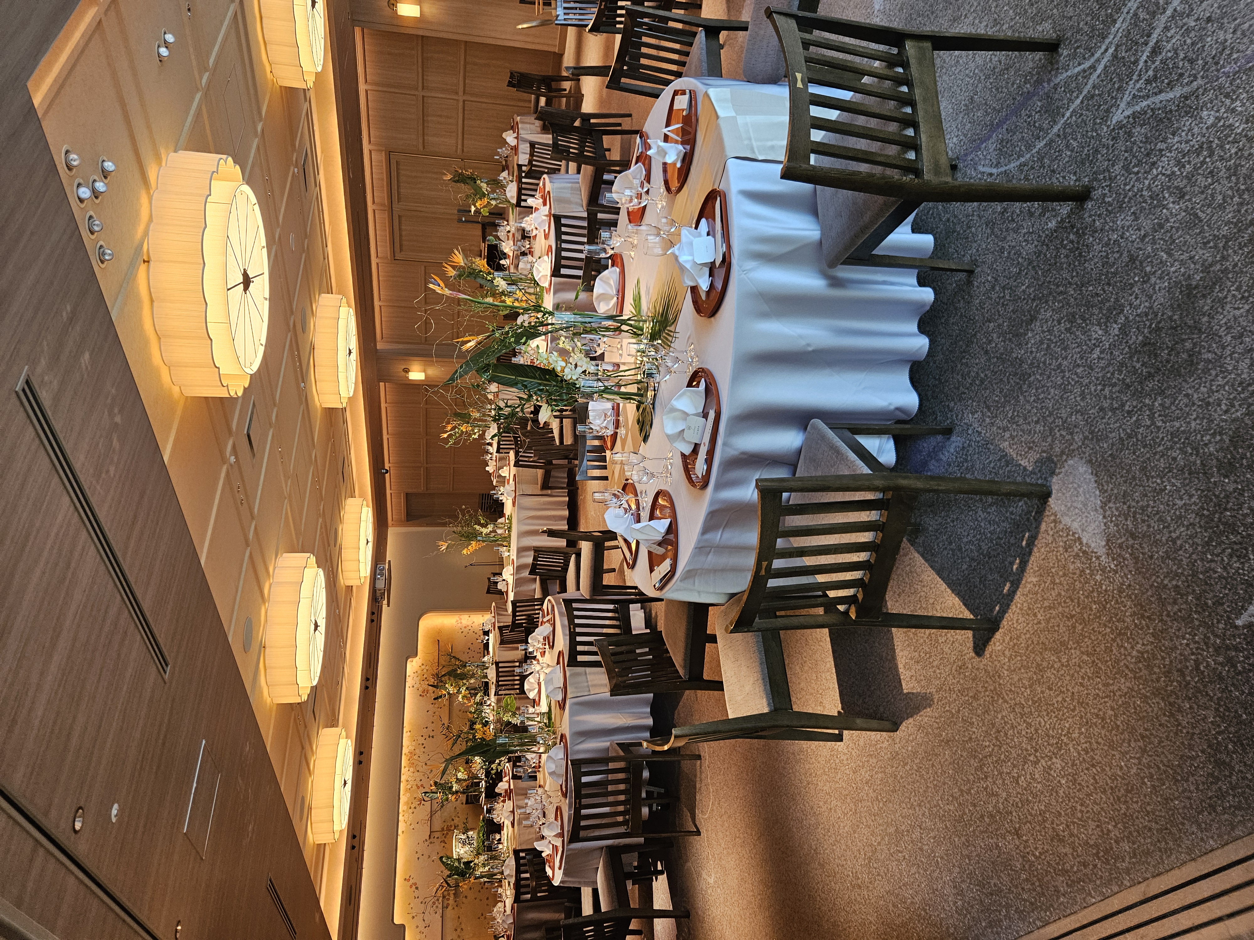 普段はあまり行かないような、特別感のある施設での会食。の写真